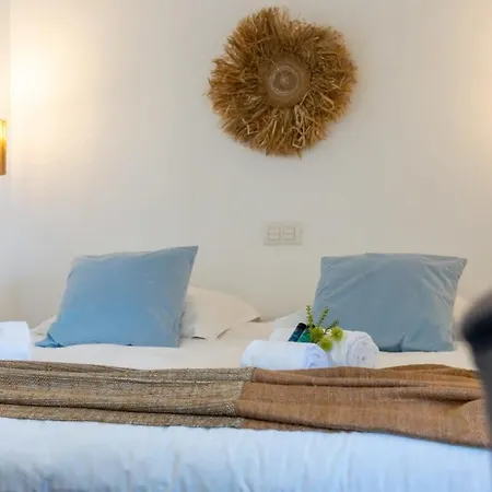 Huswell - Beautiful Spacious With Frontal Sea View Appartement