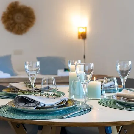 Huswell - Beautiful Spacious With Frontal Sea View Appartement *