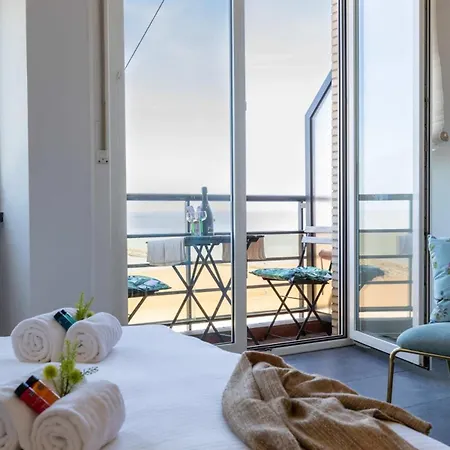 Huswell - Beautiful Spacious With Frontal Sea View 公寓 克诺克－海斯特